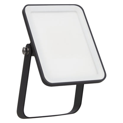 LED reflektor 150W IP65 4000K 110° – vonkajšie LED svietidlo LEDVANCE