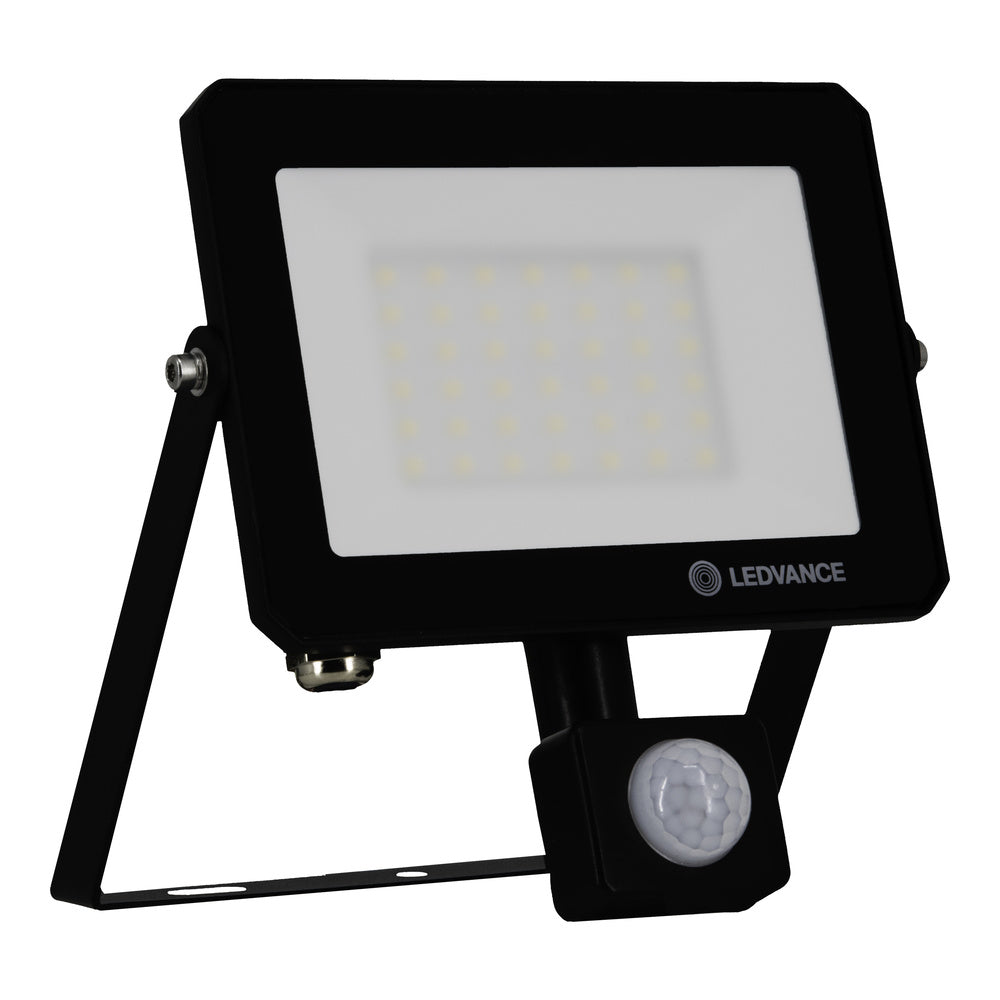LED reflektor 30W IP65 4000K 105° – vonkajšie LED svietidlo LEDVANCE