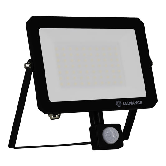 LED reflektor 10W IP65 3000K 105° – vonkajšie LED svietidlo LEDVANCE