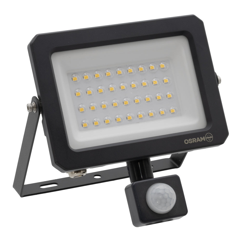 LED reflektor 30W IP65 3000K 110° – vonkajšie LED svietidlo OSRAM