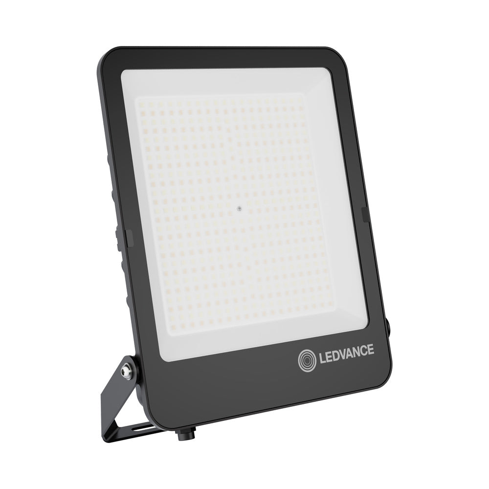 LED reflektor 105W IP65 3000K 100° – vonkajšie LED svietidlo LEDVANCE