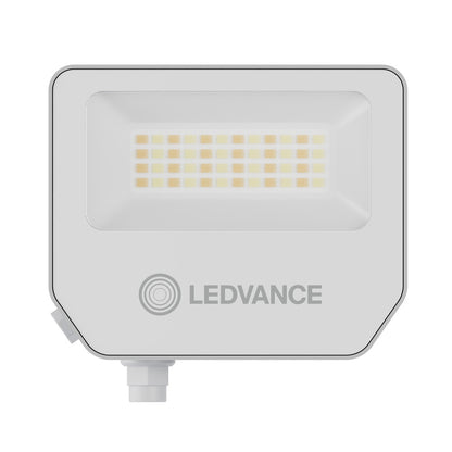 LED reflektor 18W IP65 3000K 100° – vonkajšie LED svietidlo LEDVANCE